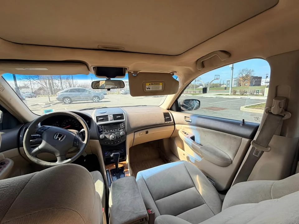 2005 Honda Accord 7th Gen - Image 9 of 10