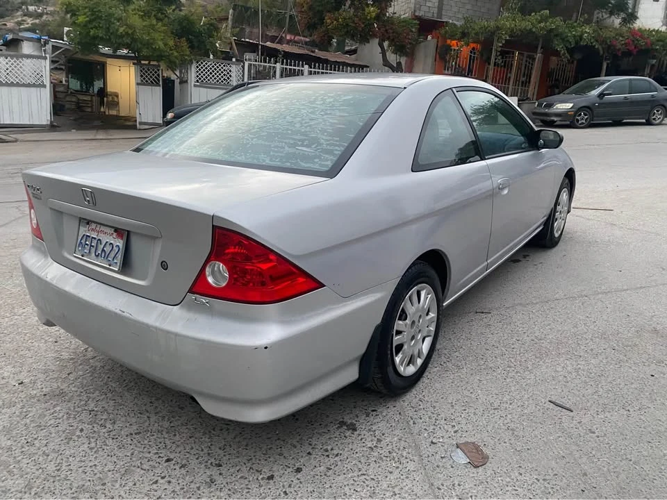 2005 Honda Civic 7th Gen - Image 2 of 4