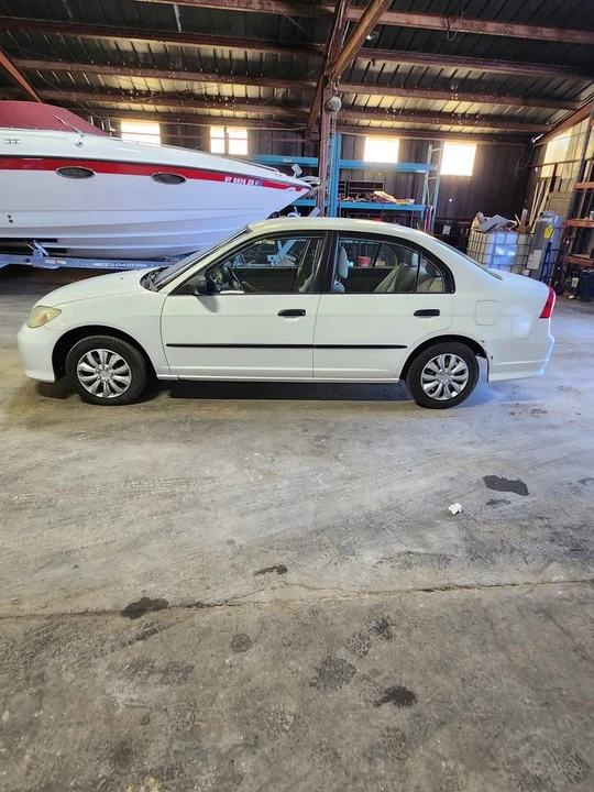 2005 Honda Civic 7th Gen - Image 2 of 15
