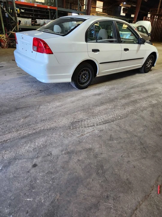 2005 Honda Civic 7th Gen - Image 5 of 15
