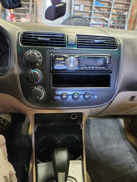 2005 Honda Civic 7th Gen - Image 10 of 15