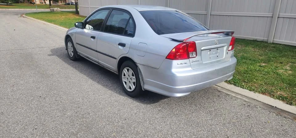 2005 Honda Civic 7th Gen - Image 4 of 10