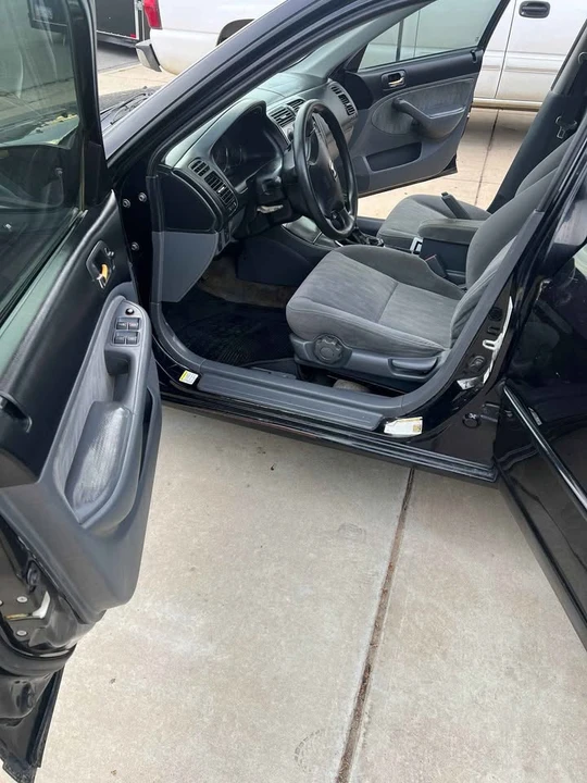 2005 Honda Civic 7th Gen - Image 2 of 3