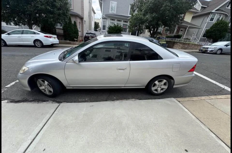 2005 Honda Civic 7th Gen - Image 7 of 13