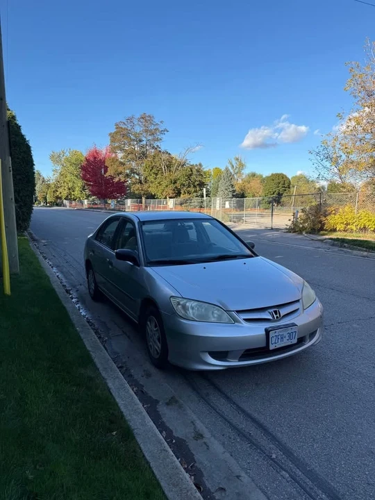 2005 Honda Civic 7th Gen - Image 2 of 7