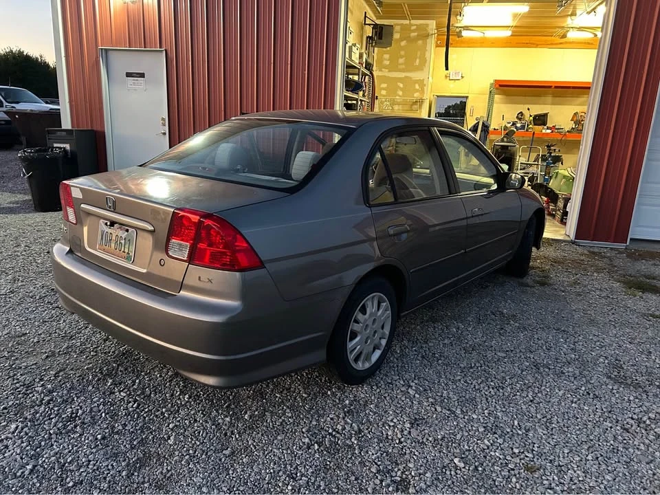 2005 Honda Civic 7th Gen - Image 2 of 5