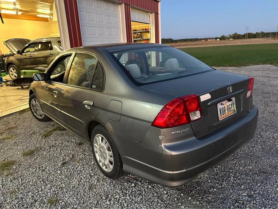 2005 Honda Civic 7th Gen - Image 3 of 5