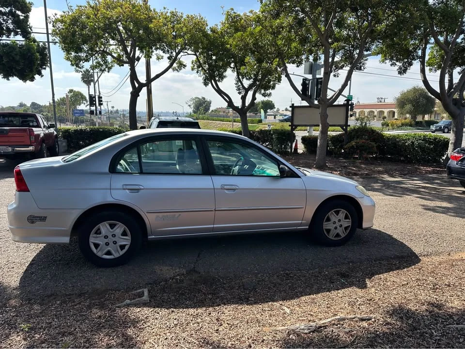 2005 Honda Civic 7th Gen - Image 4 of 15