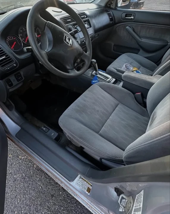 2005 Honda Civic 7th Gen - Image 5 of 8