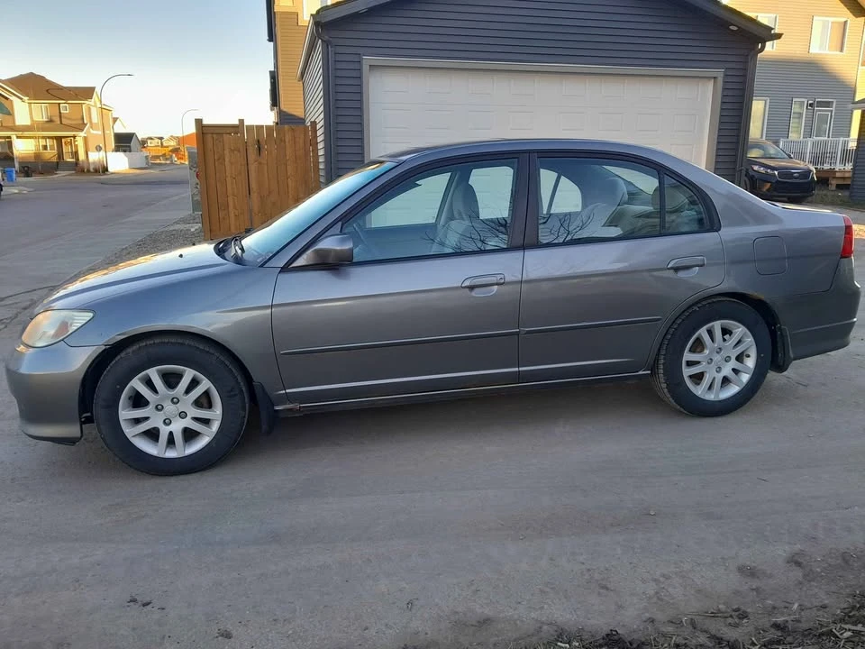 2005 Honda Civic 7th Gen - Image 3 of 13