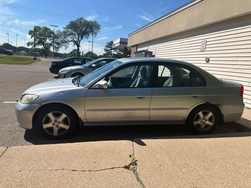 2005 Honda Civic 7th Gen - Image 2 of 6