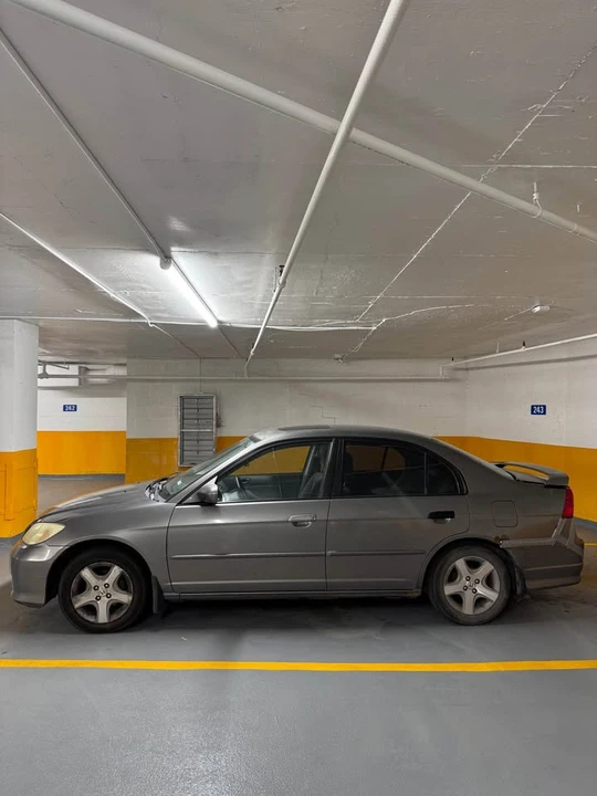 2005 Honda Civic 7th Gen - Image 2 of 6