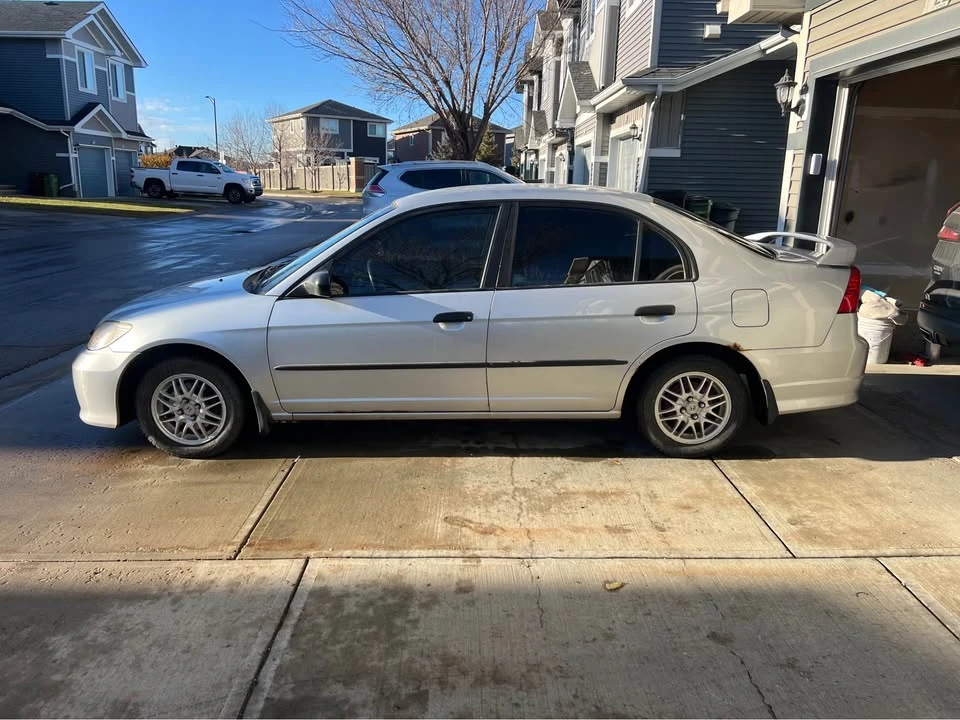 2005 Honda Civic 7th Gen - Image 3 of 7