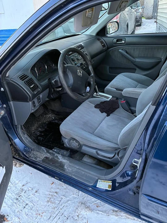 2005 Honda Civic 7th Gen - Image 2 of 3