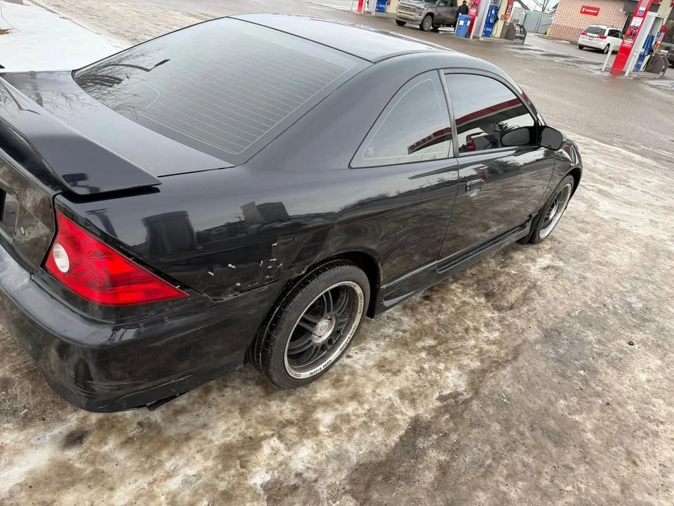 2005 Honda Civic 7th Gen - Image 2 of 9