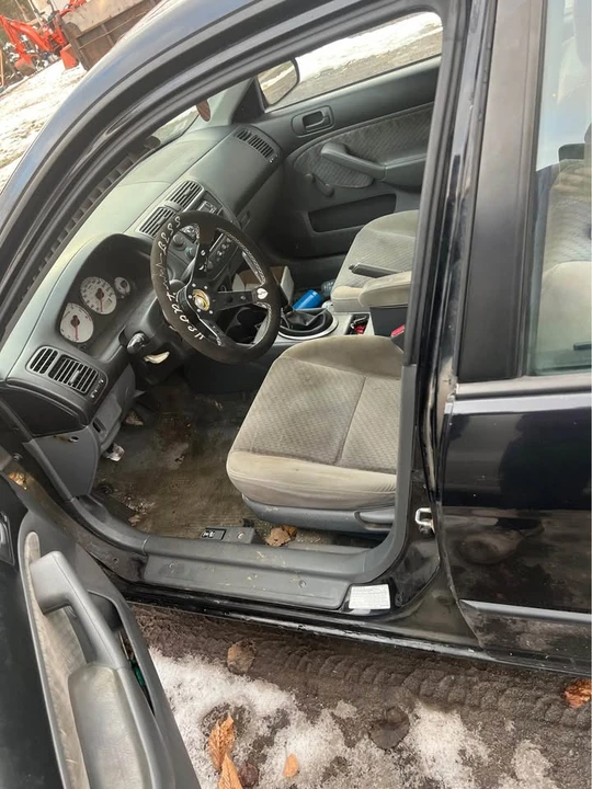 2005 Honda Civic 7th Gen - Image 10 of 13