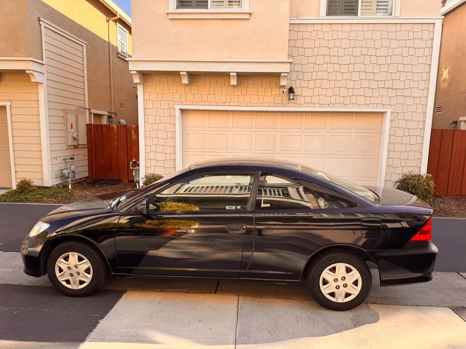 2005 Honda Civic 7th Gen - Image 2 of 9