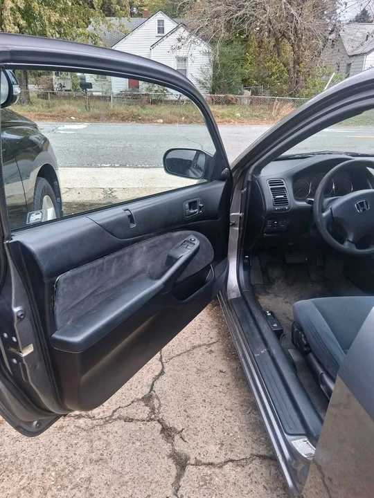 2005 Honda Civic 7th Gen - Image 5 of 9