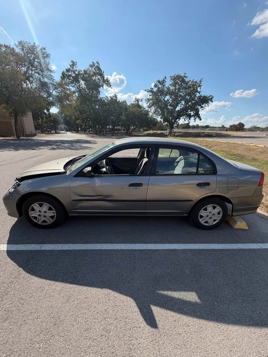 2005 Honda Civic 7th Gen - Image 2 of 8