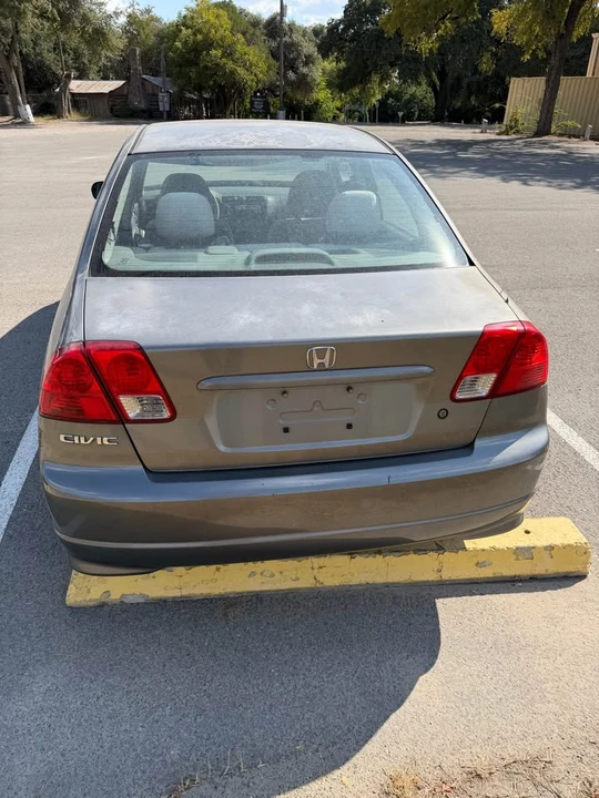 2005 Honda Civic 7th Gen - Image 3 of 8