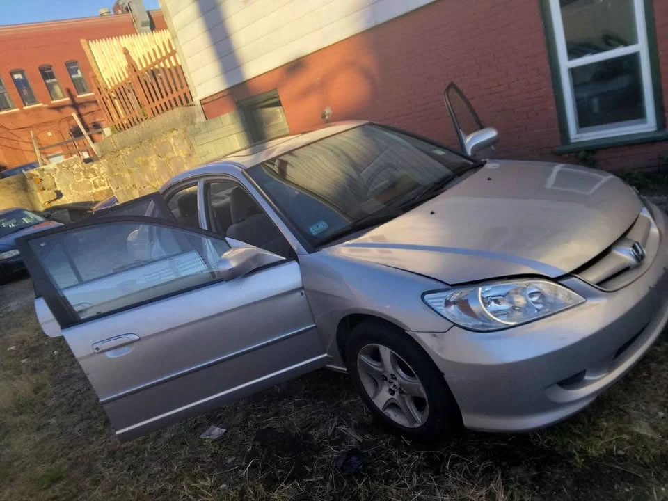 2005 Honda Civic 7th Gen - Image 2 of 15