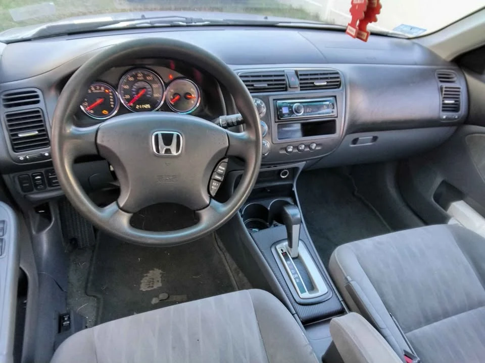 2005 Honda Civic 7th Gen - Image 2 of 9