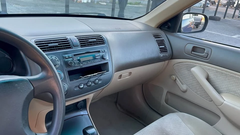 2005 Honda Civic 7th Gen - Image 7 of 18