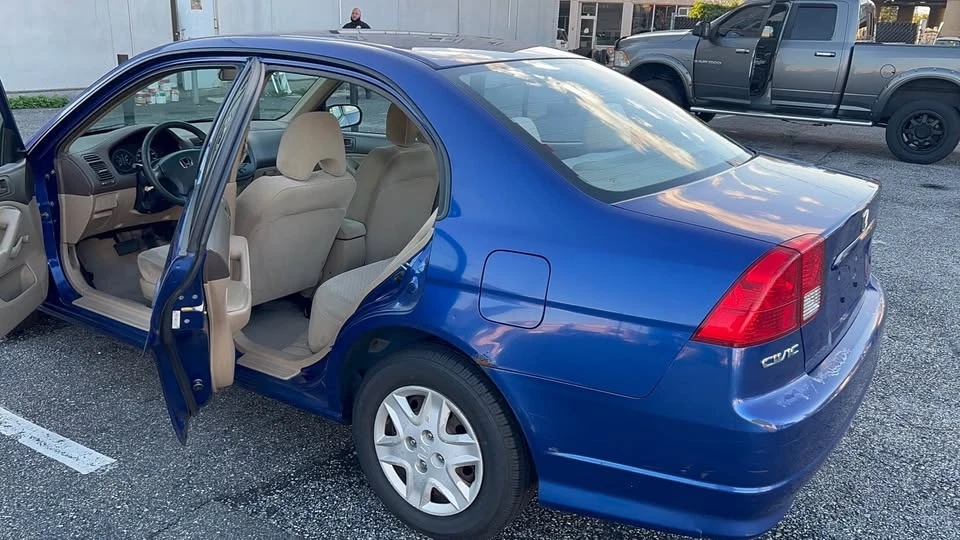2005 Honda Civic 7th Gen - Image 2 of 18