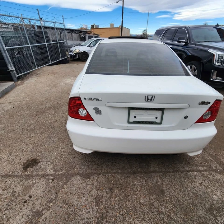 2005 Honda Civic 7th Gen - Image 2 of 4