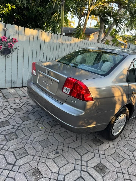 2005 Honda Civic 7th Gen - Image 9 of 13