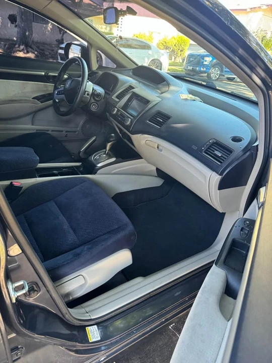 2005 Honda Civic 7th Gen - Image 2 of 4