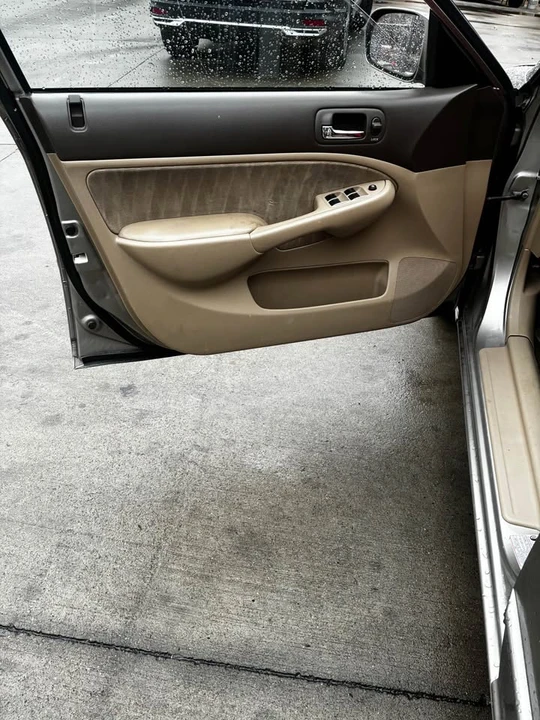 2005 Honda Civic 7th Gen - Image 7 of 11