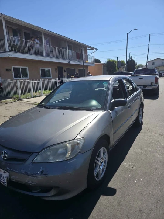 2005 Honda Civic 7th Gen - Image 2 of 13