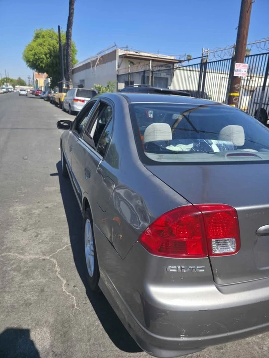 2005 Honda Civic 7th Gen - Image 7 of 13