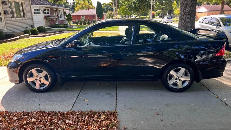2005 Honda Civic 7th Gen - Image 2 of 8