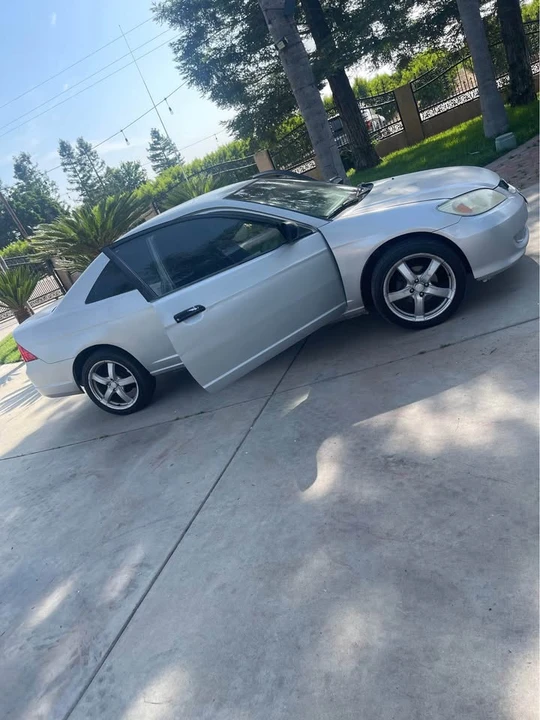 2005 Honda Civic 7th Gen - Image 5 of 6