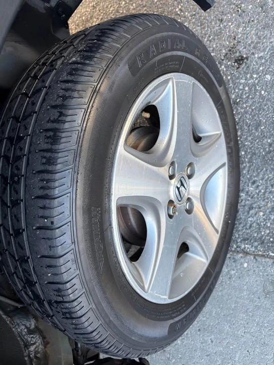 2005 Honda Civic 7th Gen - Image 7 of 16