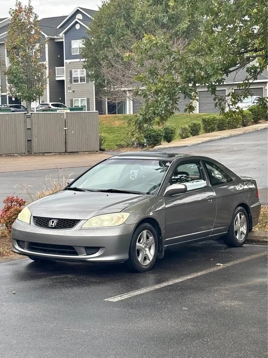2005 Honda Civic 7th Gen - Image 2 of 9