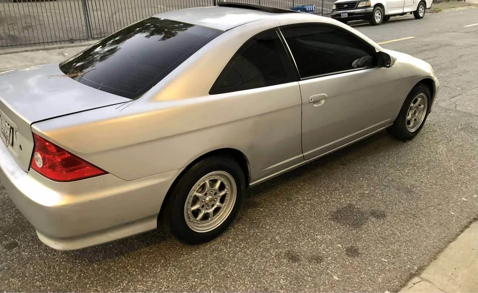 2005 Honda Civic 7th Gen - Image 2 of 4