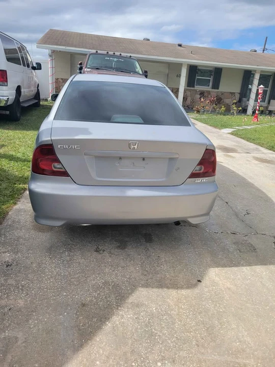 2005 Honda Civic 7th Gen - Image 4 of 8