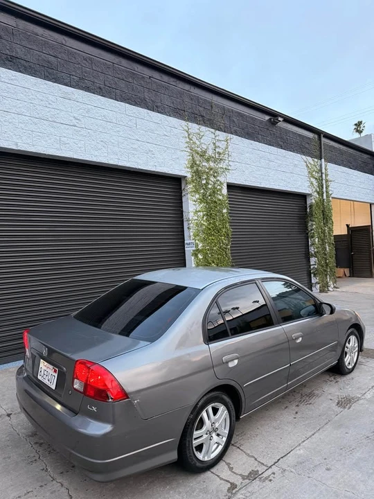 2005 Honda Civic 7th Gen - Image 2 of 18