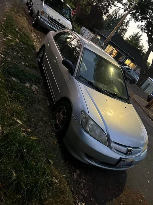 2005 Honda Civic 7th Gen - Image 2 of 3