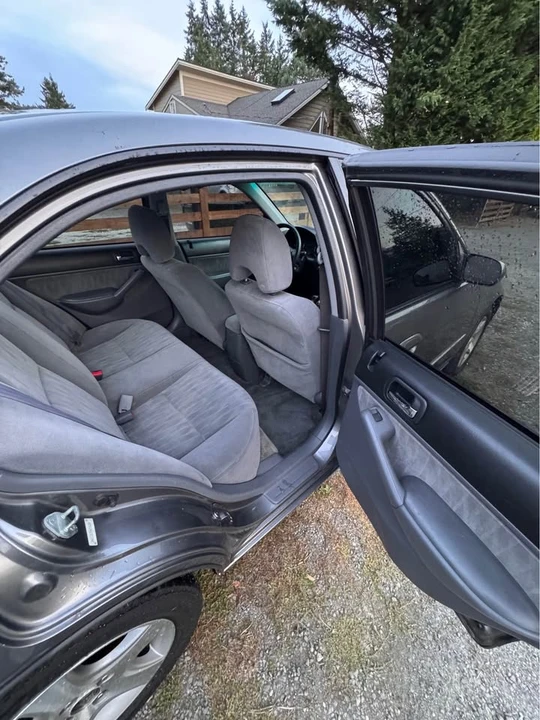 2005 Honda Civic 7th Gen - Image 13 of 19