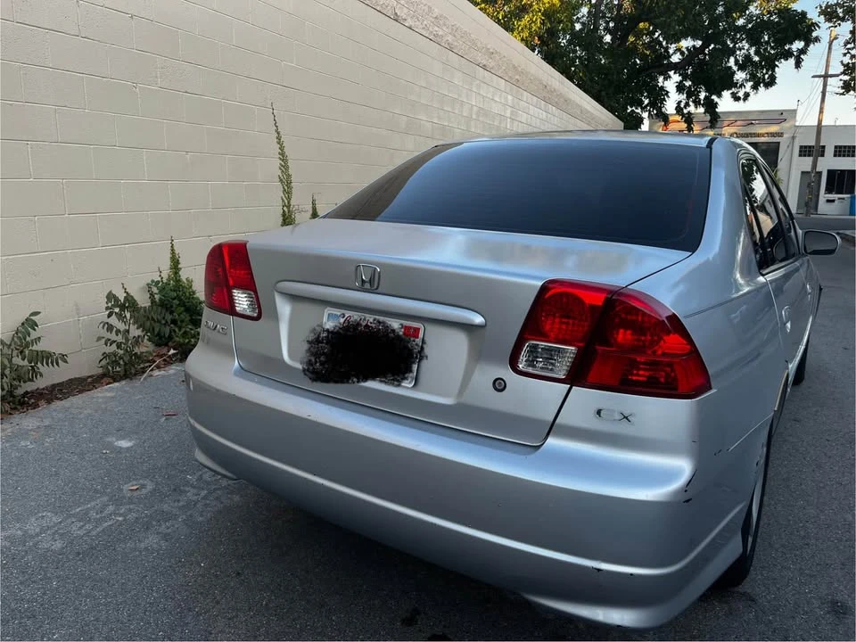 2005 Honda Civic 7th Gen - Image 2 of 3