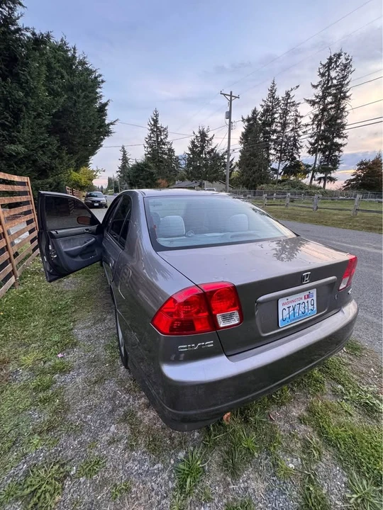 2005 Honda Civic 7th Gen - Image 10 of 19