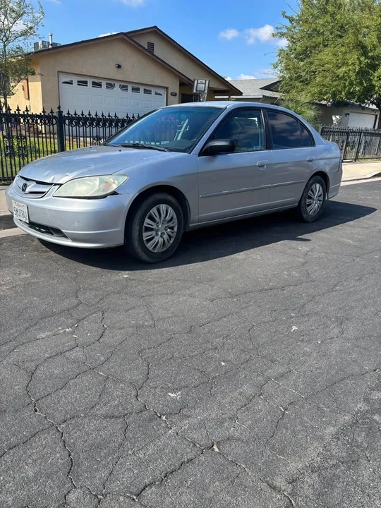 2005 Honda Civic 7th Gen - Image 2 of 8