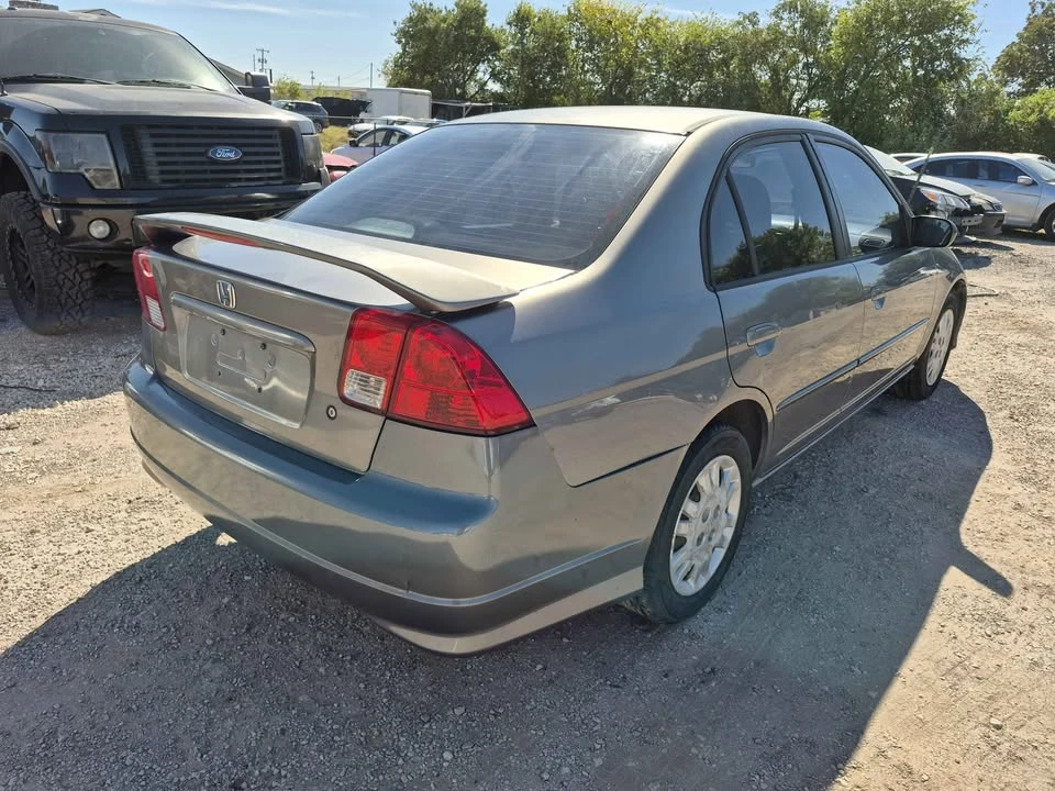 2005 Honda Civic 7th Gen - Image 7 of 8