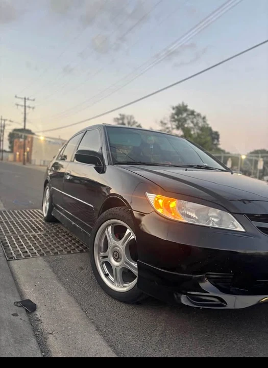 2005 Honda Civic 7th Gen - Image 2 of 4