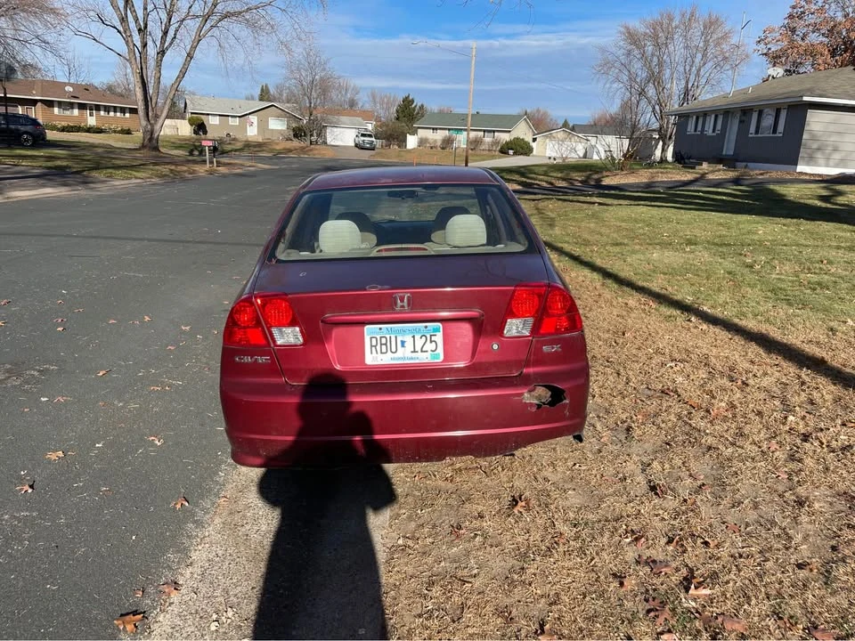 2005 Honda Civic 7th Gen - Image 3 of 11