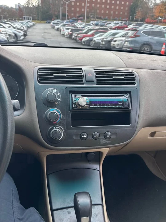 2005 Honda Civic 7th Gen - Image 9 of 14